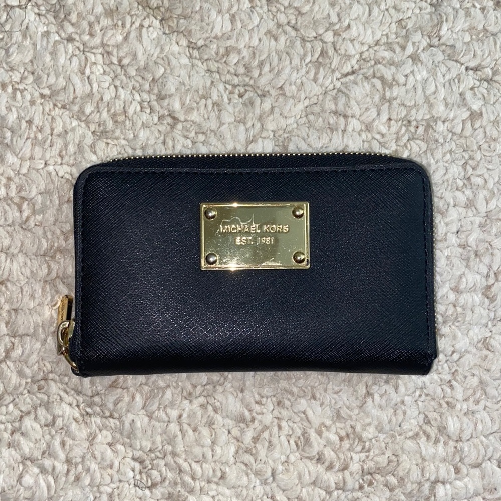 micheal kors black wristlet